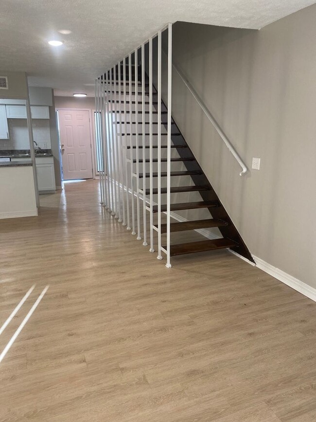 Photo - College Square Apartments