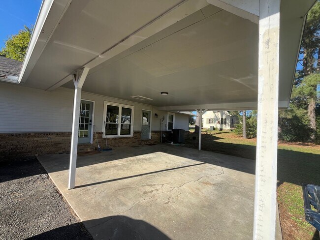 Photo - New Listing!