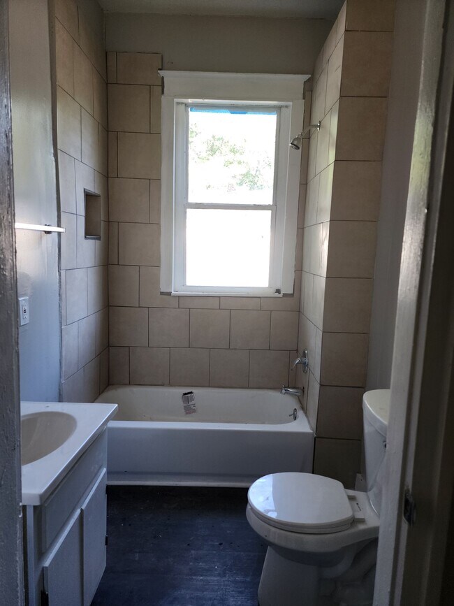 Photo - 741 E Trigg Ave