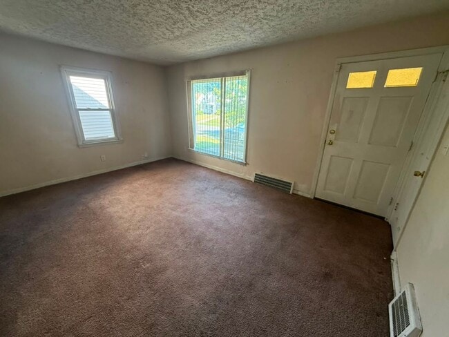 Photo - 3-BED, 1 BATH BEAUTIFUL SINGLE- FAMILY HOME IN MAPLE HEIGHTS!