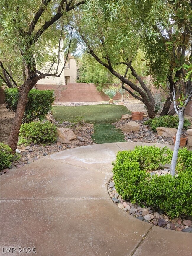 11424 Valentino Ln