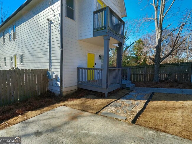 Photo - 848 Fox St NW
