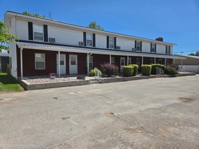 Photo - 162 Larsen Dr