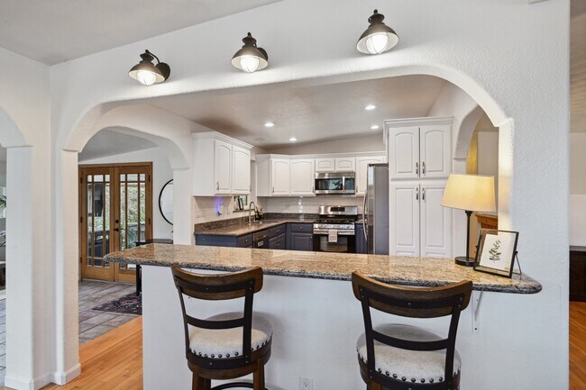 Photo - 5944 S Milwaukee Way