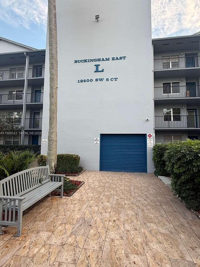 Building Photo - 12600 SW 5th Ct Unit 208L