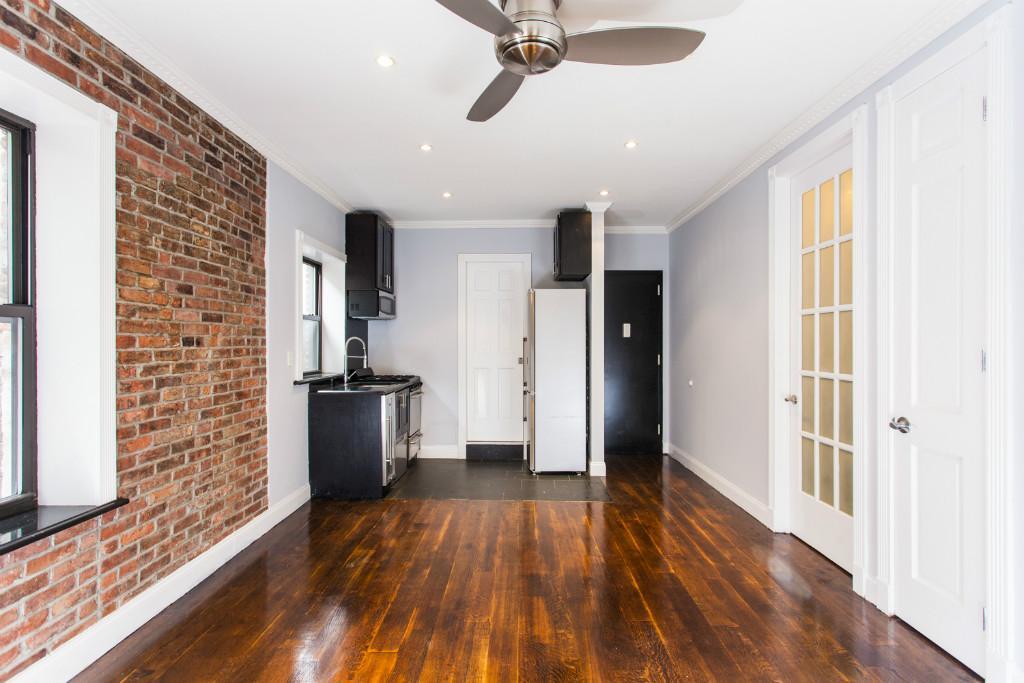 Photo - 434 W 52nd St