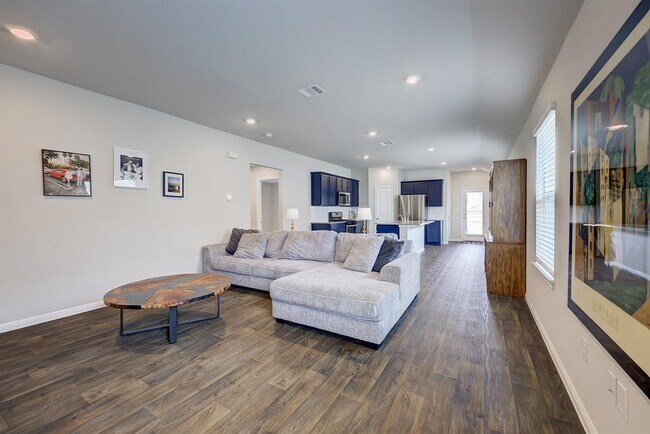 Photo - 114 Oxbow Ter.