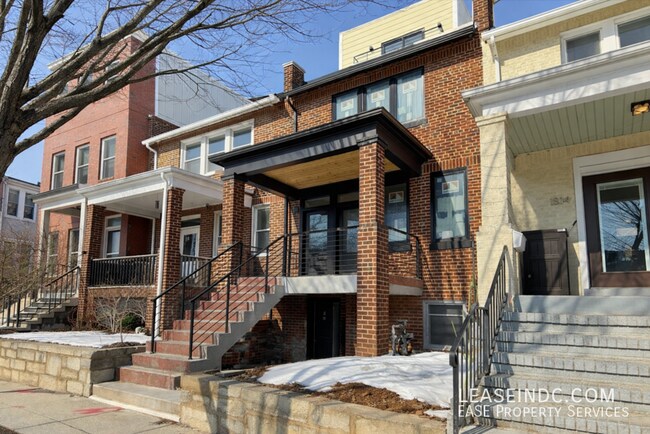 Building Photo - 1812 Independence Ave SE Unit #1