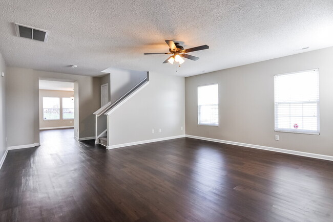 Photo - 1101 Tellis Dr