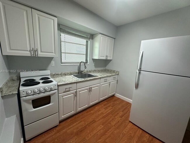 Photo - 1346 Alton Rd Unit A5