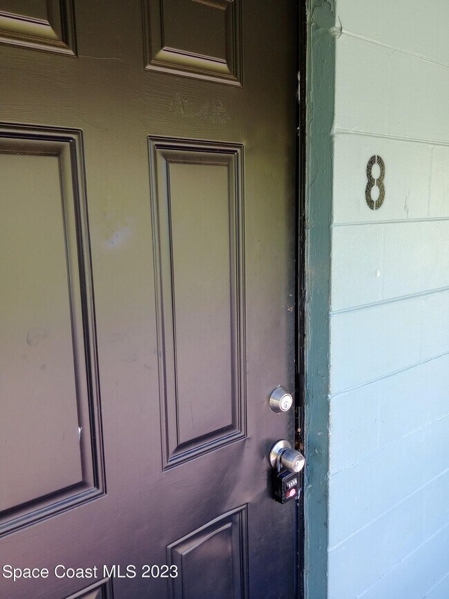 Photo - 1343 W Point Dr Unit 8