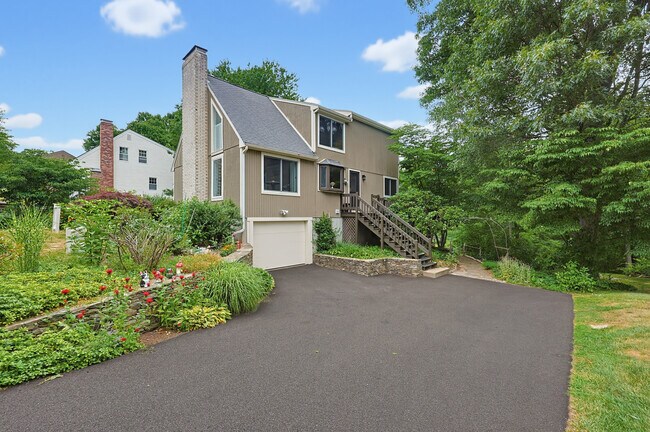 Photo - 33 Brimstone Way