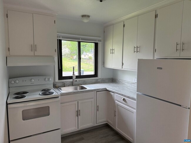 Photo - 115 Apple Tree Rd