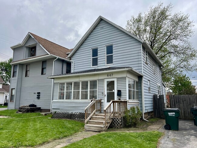 Building Photo - 647 Wooster Rd W