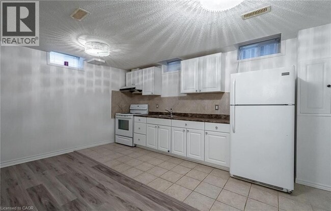 Photo - 30 Richview Dr