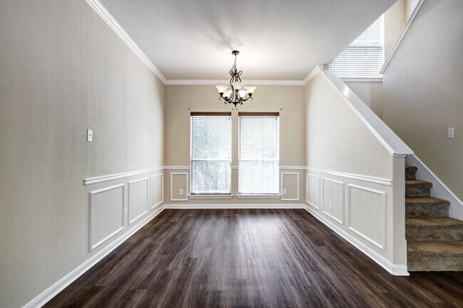 Photo - Beautiful 3 Bedroom 2 1/2 in trophy ridge