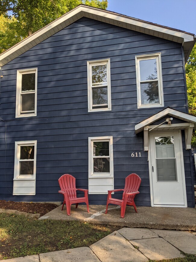 Photo - 611 W 17th St