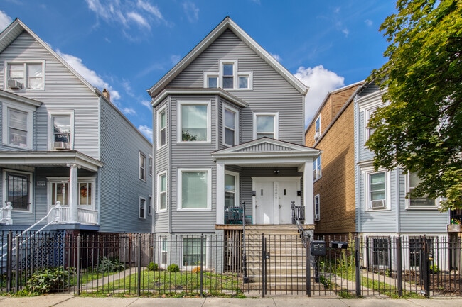 Building Photo - 2842 N Avers Ave Rental