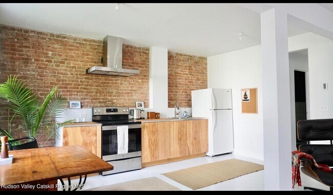 Photo - 524 State St