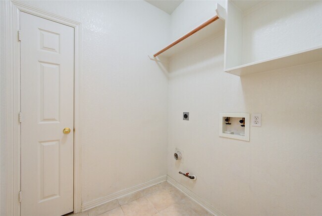 Building Photo - 22514 Jutewood Ln