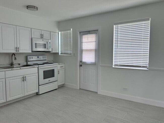 630 Prosperity Farms Rd Unit 2