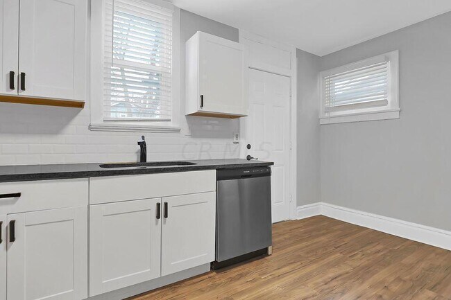 Photo - 549 Fairwood Ave Unidad 549