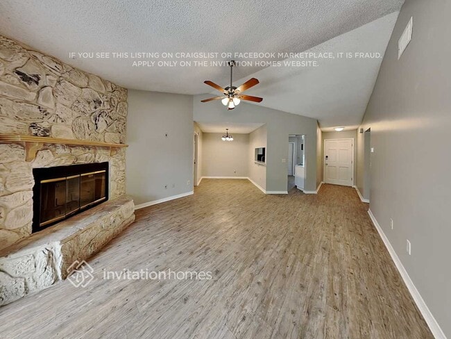 Photo - 8096 Kilwinning Ln
