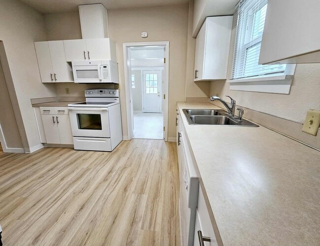 Photo - Charming house in desirable downtown Sumner