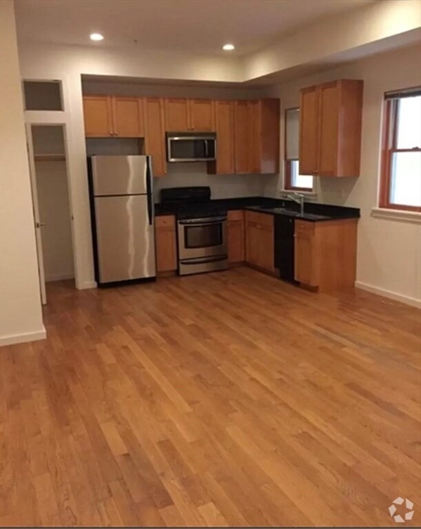 Building Photo - 2 Beech St Unit 102 Rental