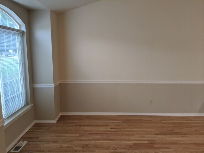 Photo - 3814 W 6th St