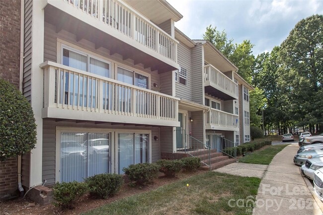 Photo - 1610 Arlyn Cir Unit D