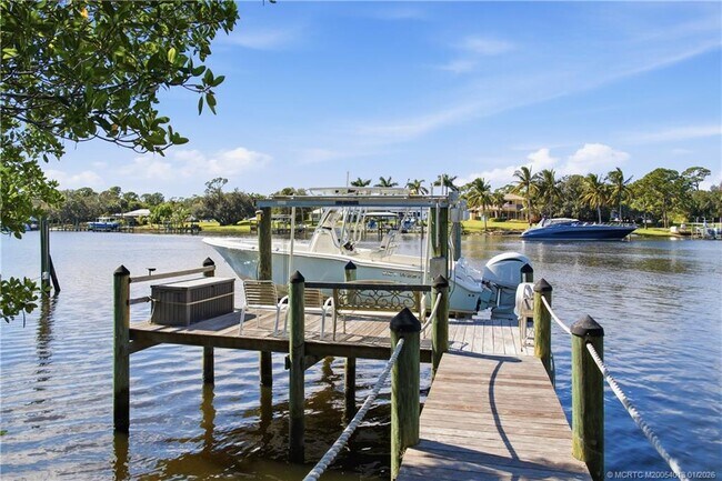 Photo - 109 SE Fiore Bello