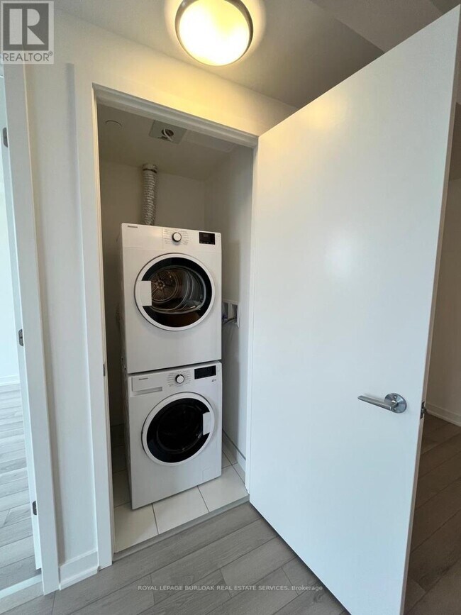 Photo - 3079 Trafalgar Rd Unité 1406