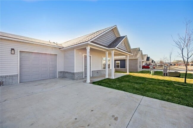 Photo - 811 Vly Oaks Ln