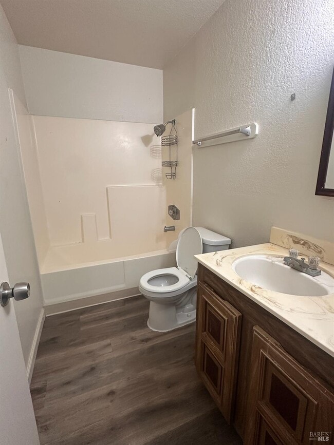 Photo - 437 Ellesmere Dr