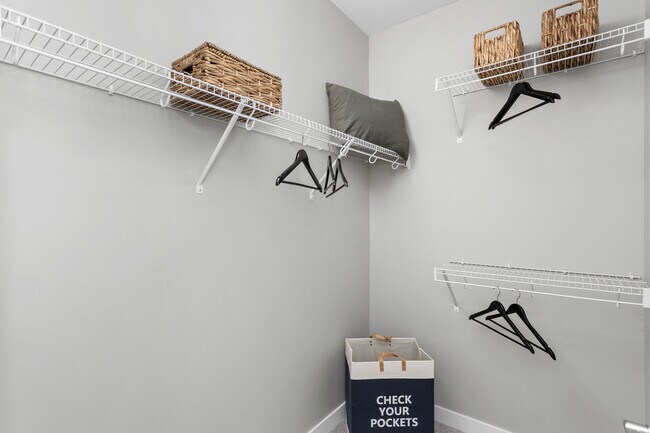 A1b Closet