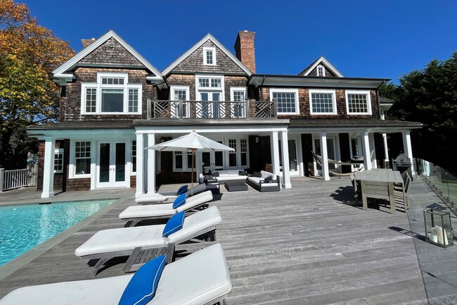 Photo - 936 Cobb Rd W