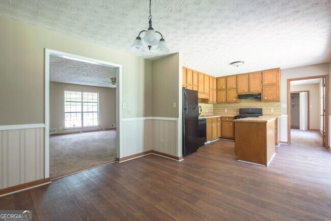 Photo - 310 Summerwood Ln