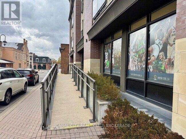 Photo - 10 Albert St E