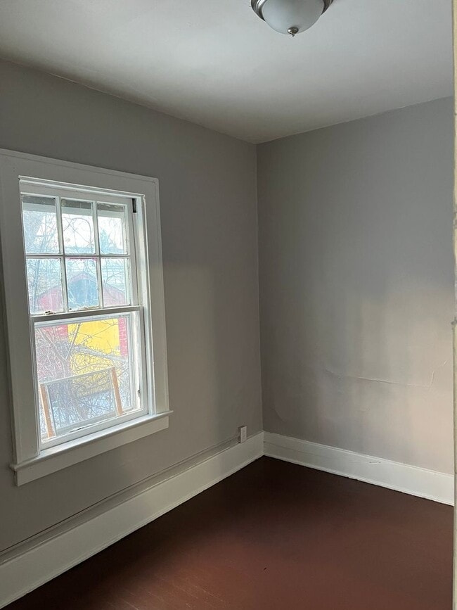 Photo - 325 Conkey Ave Unidad 325 Conkey Down