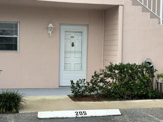 Photo - 18081 SE Country Club Dr Unit 21-205