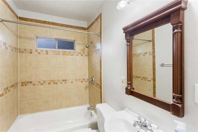 Photo - 74 Julius St