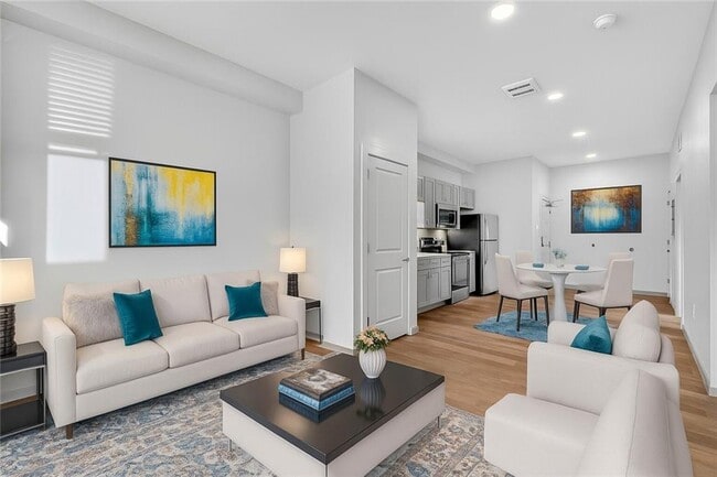 Building Photo - 1624 Lonsdale Ave Unit 301