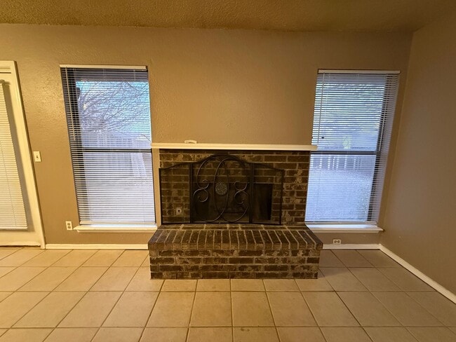 Photo - For Rent – 3 Bed | 2 Bath Duplex in Broken Arrow Schools