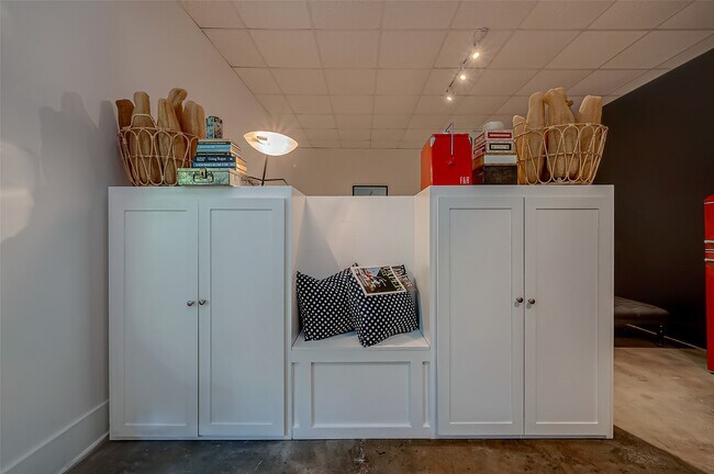 Photo - 1612 W Alabama St