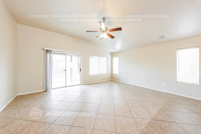 Photo - 4020 E La Salle St