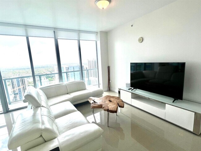 Photo - 1111 SW 1st Ave Unidad 3214