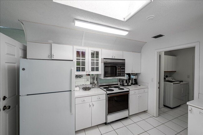 Photo - 901 Sandy Oaks Dr