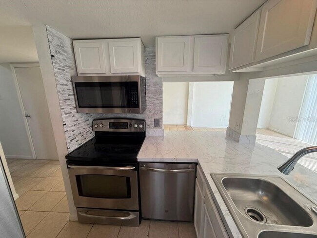 Photo - 833 Caribbean Dr