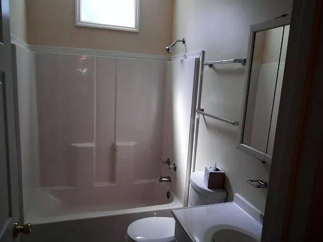 Photo - 106 N Pine St House